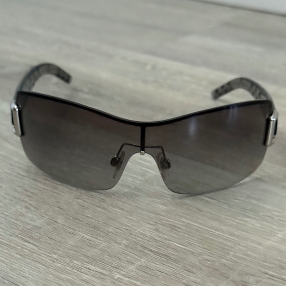 Burberry Rimless Sunglasses - Picture 1 of 14